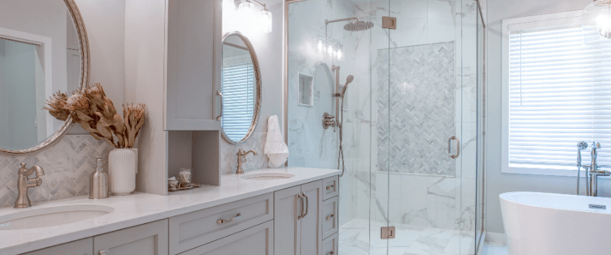 Bathroom renovation ideas - well-planned and thought-out storage space